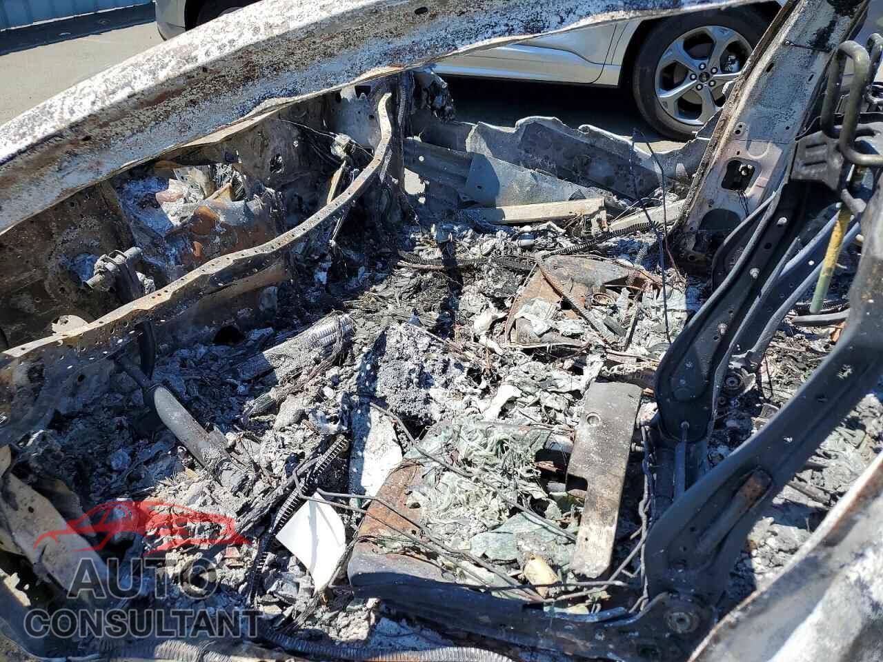 TESLA MODEL 3 2024 - 5YJ3E1EA3RF863251