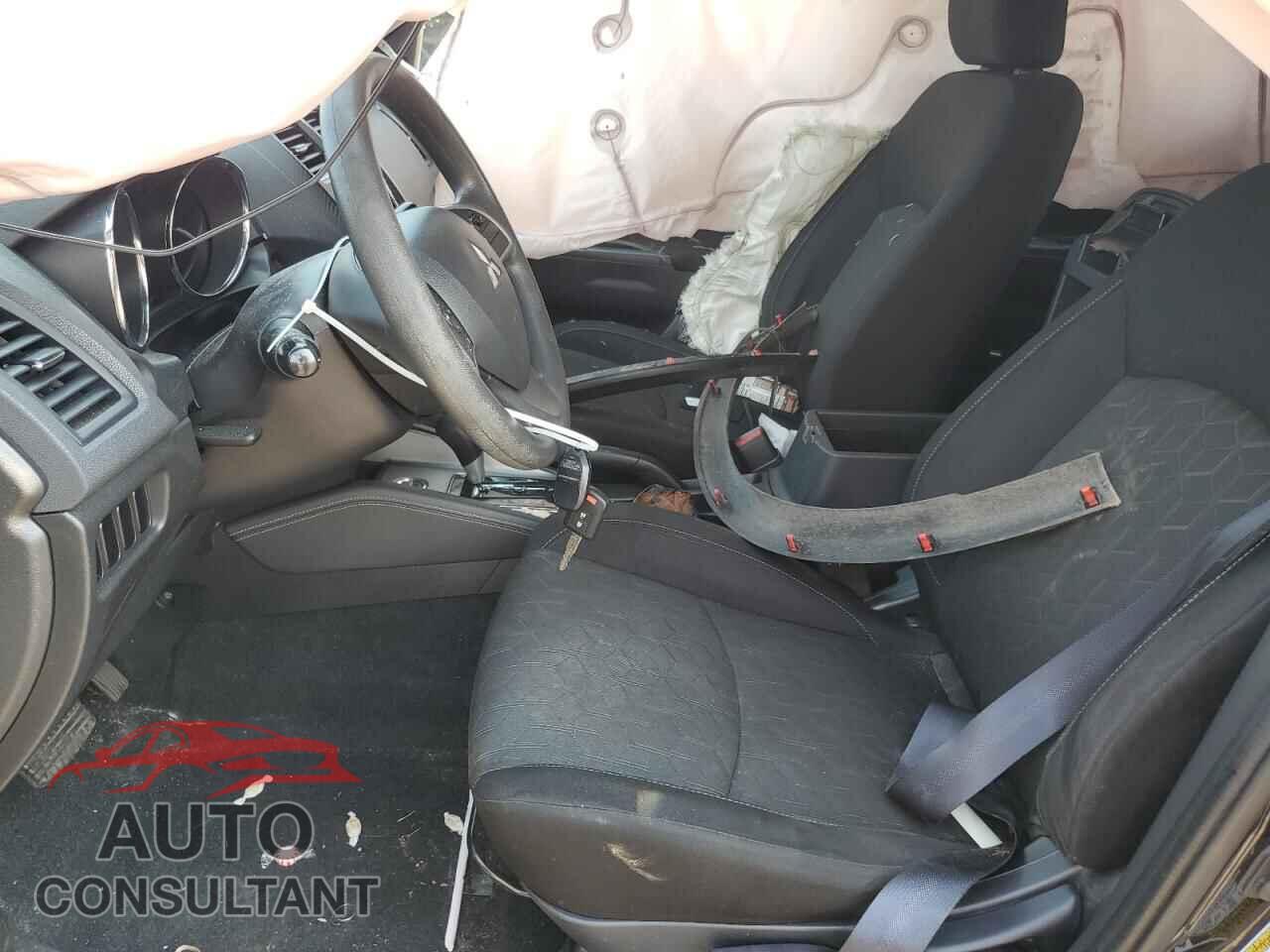 MITSUBISHI OUTLANDER 2020 - JA4AR3AU7LU027538