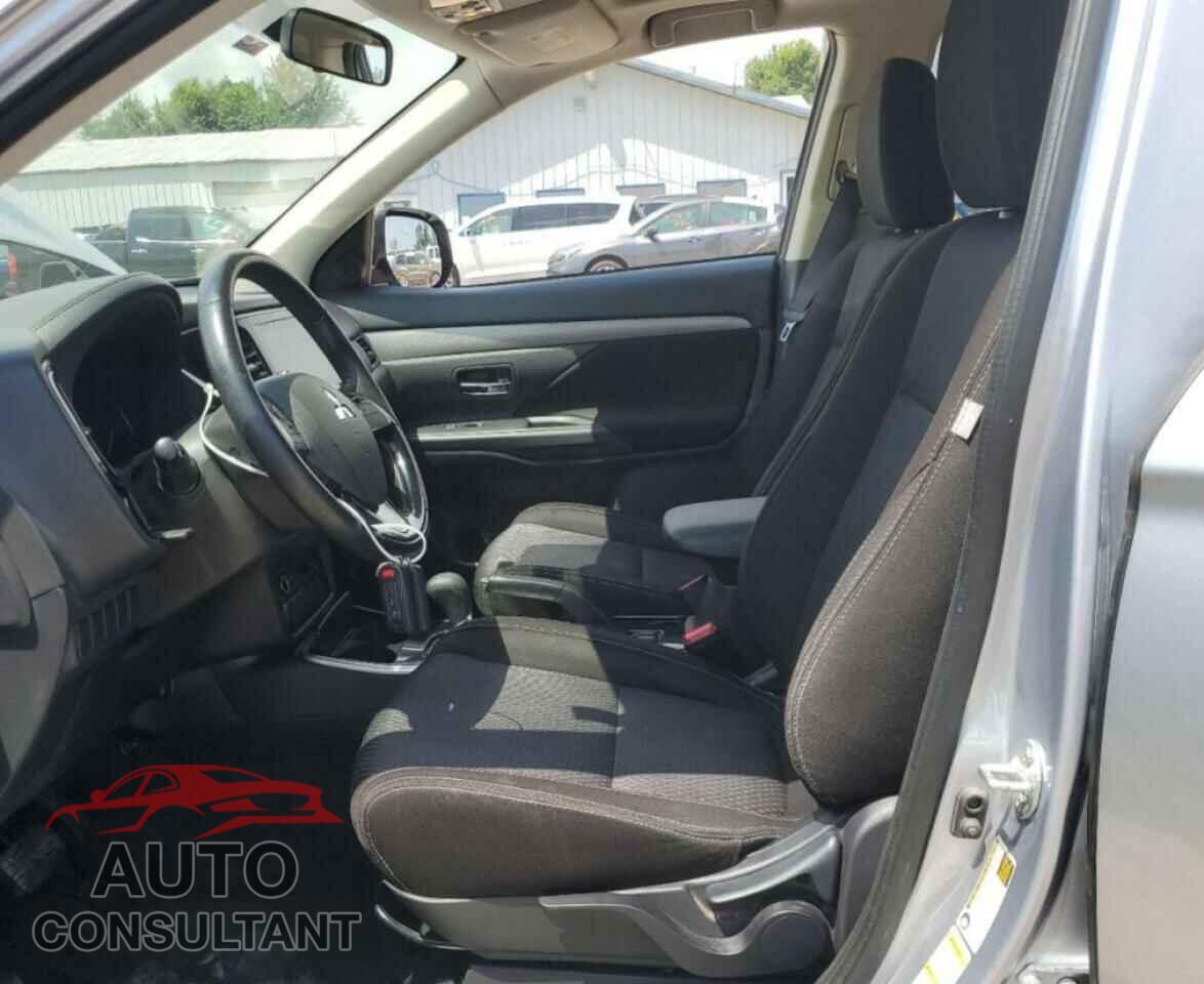 MITSUBISHI OUTLANDER 2017 - JA4AD3A36HZ070445