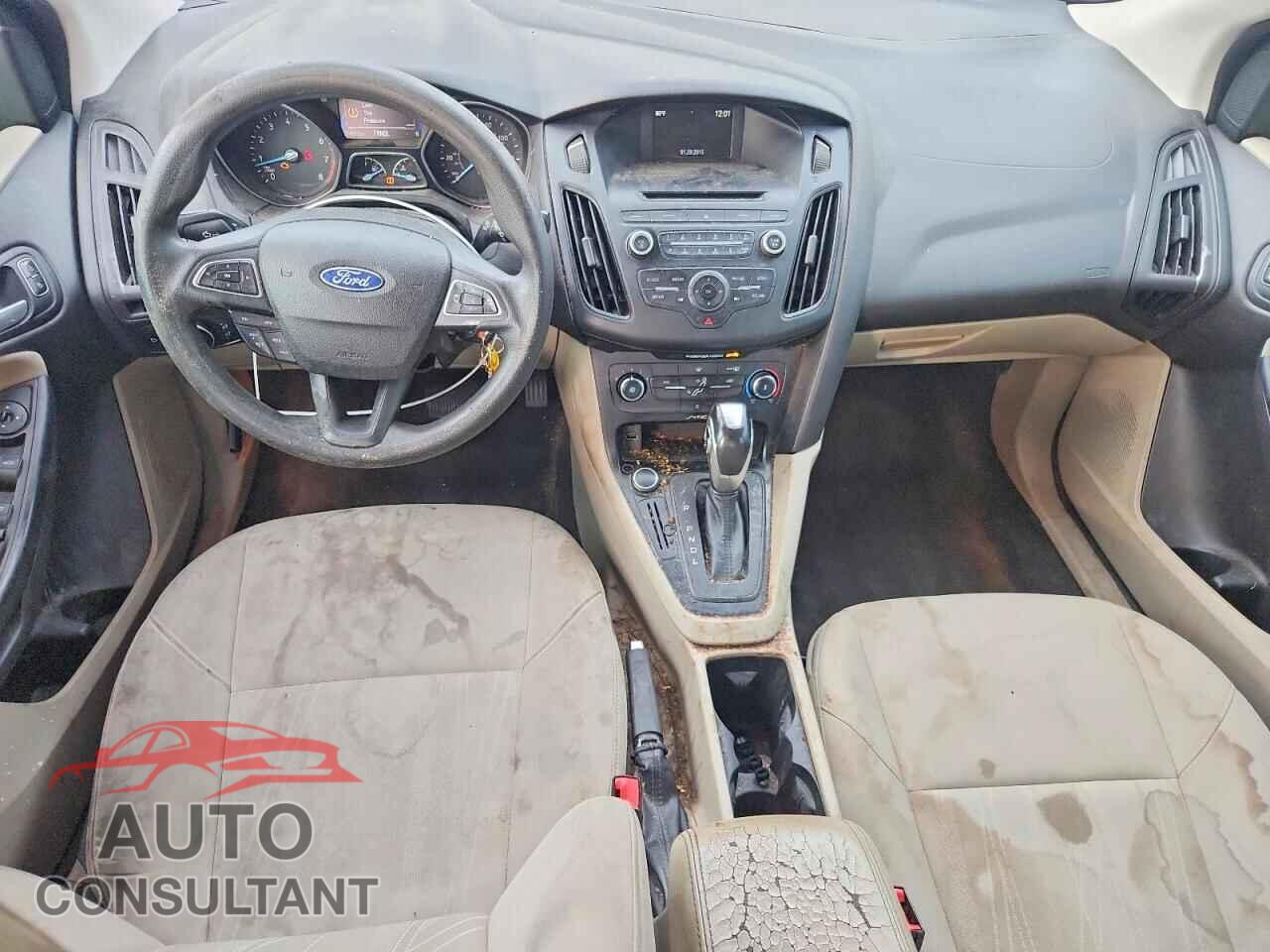 FORD FOCUS 2015 - 1FADP3F25FL230444