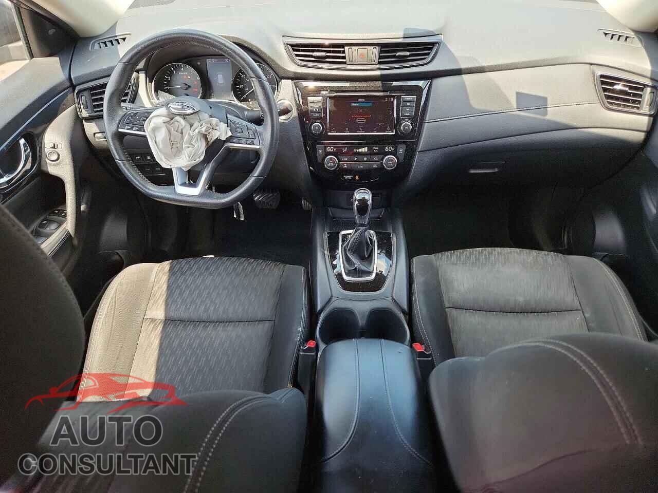 NISSAN ROGUE 2017 - KNMAT2MT5KP532298