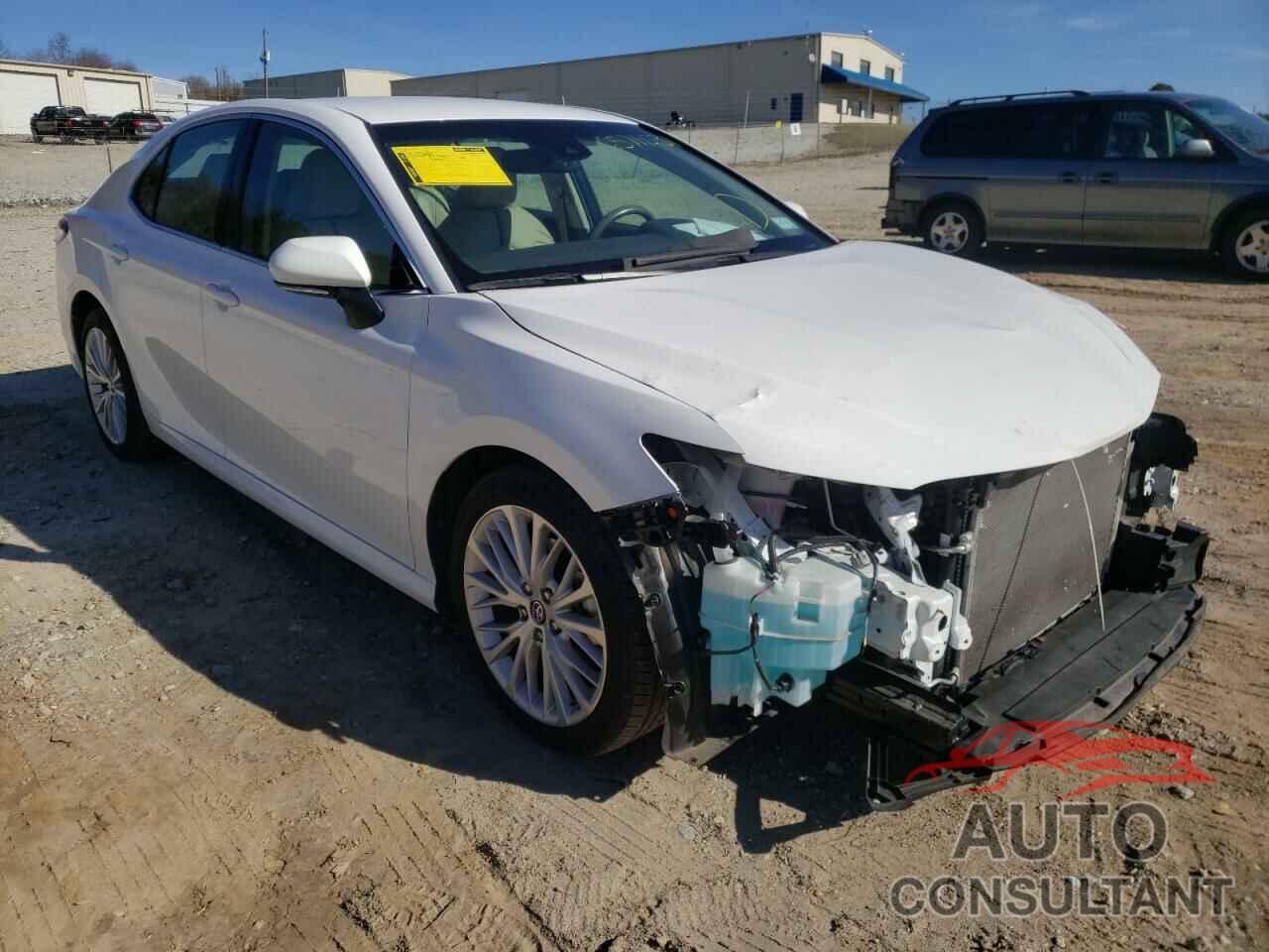 TOYOTA CAMRY 2018 - 4T1B11HK6JU153862