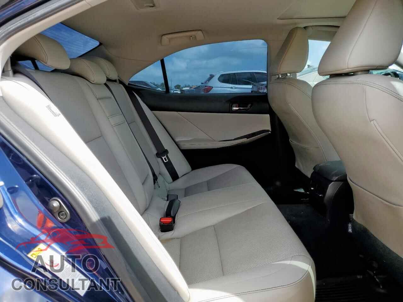 LEXUS IS 2014 - JTHBF1D20E5017897