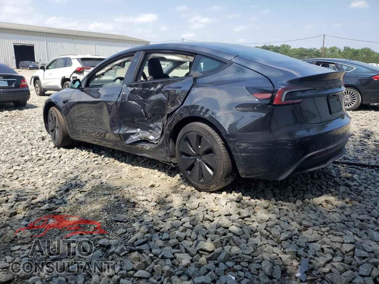 TESLA MODEL 3 2025 - 5YJ3E1EA1SF943685