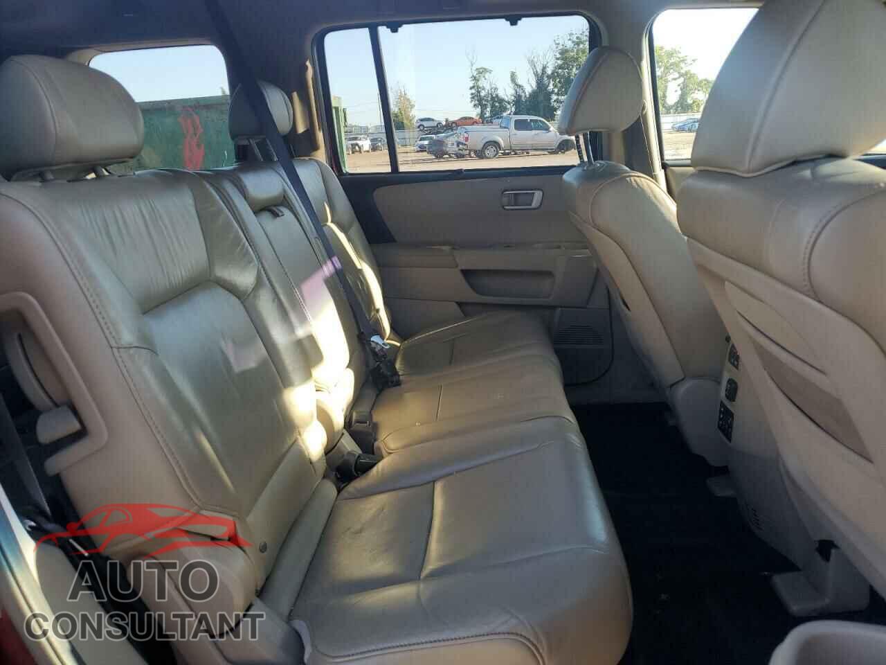 HONDA PILOT 2011 - 5FNYF3H95BB030184