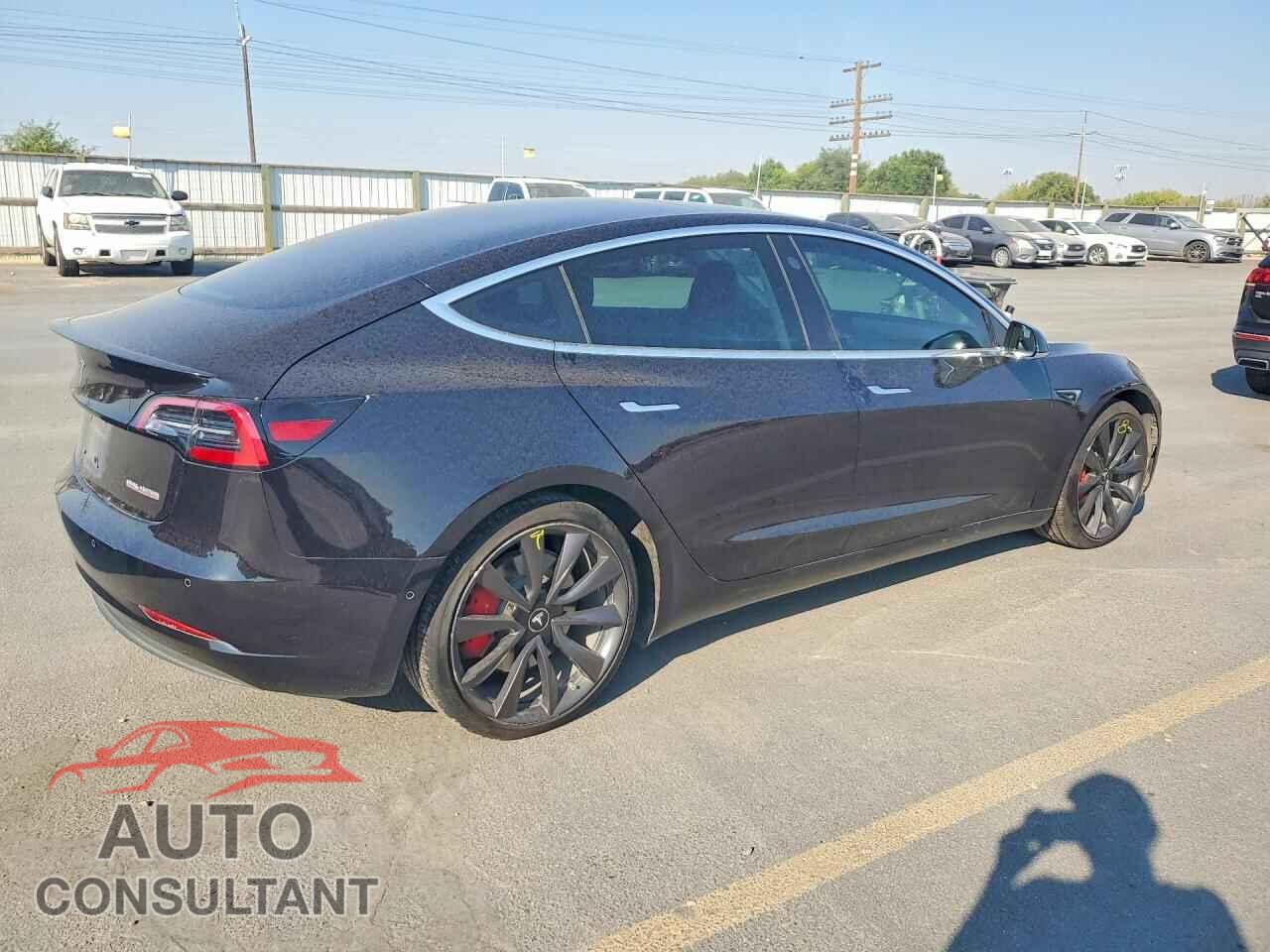 TESLA MODEL 3 2018 - 5YJ3E1EB0JF069675