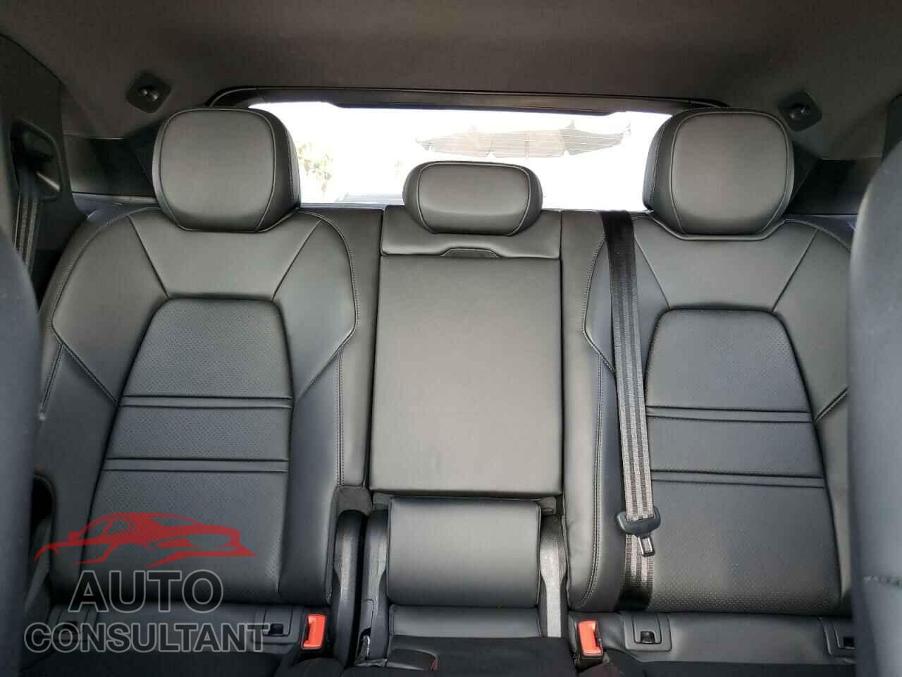 PORSCHE CAYENNE 2022 - WP1BA2AY2NDA48295