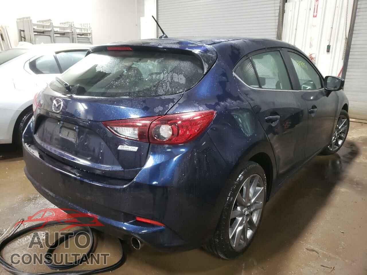 MAZDA 3 2018 - 3MZBN1L36JM239490