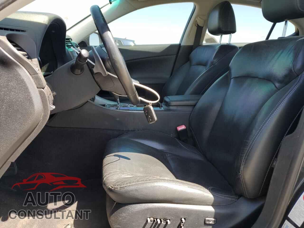 LEXUS IS 2011 - JTHBF5C25B5144245