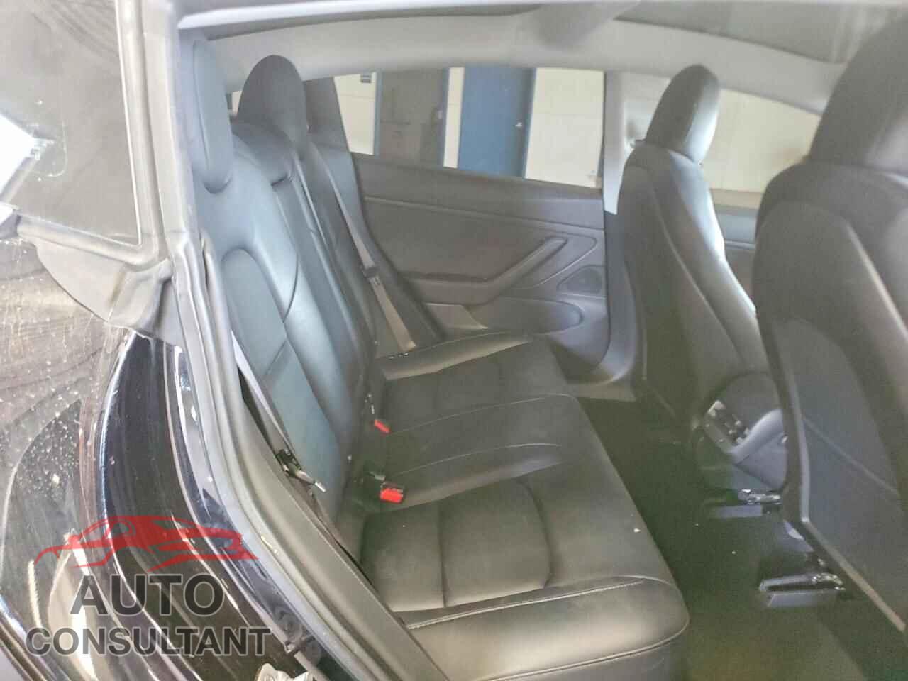 TESLA MODEL 3 2018 - 5YJ3E1EB7JF077157