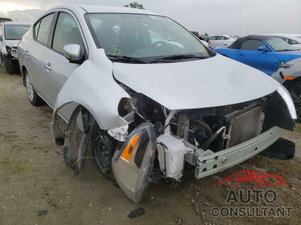 NISSAN VERSA 2019 - 3N1CN7AP0KL847953