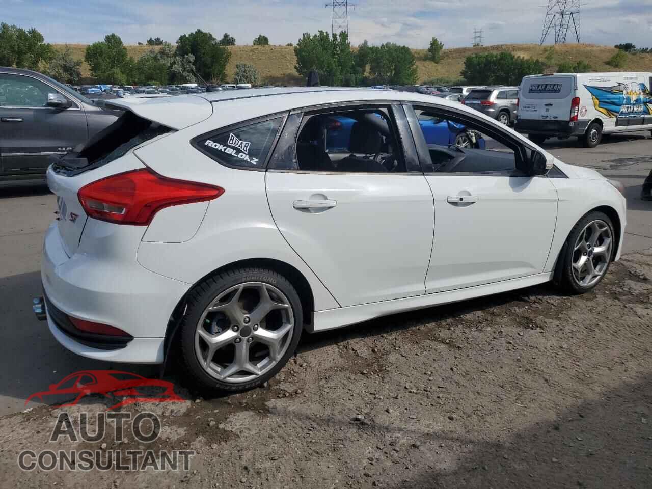 FORD FOCUS 2017 - 1FADP3L92HL317125