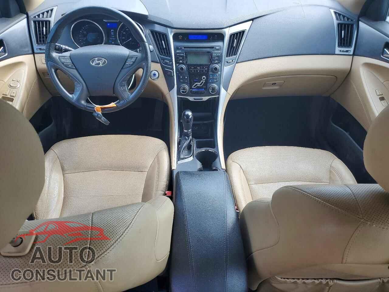 HYUNDAI SONATA 2012 - KMHEC4A47CA044397