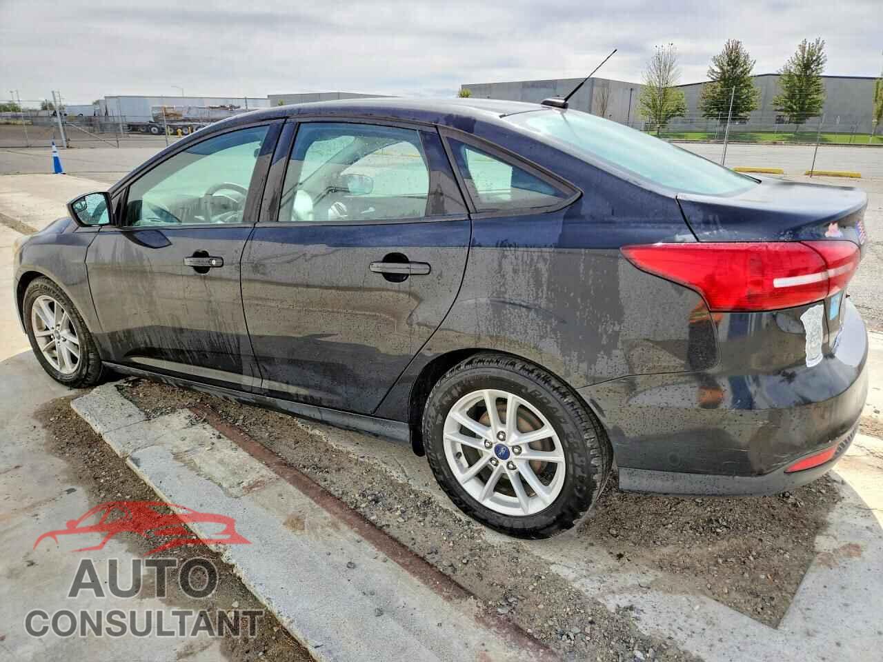 FORD FOCUS 2015 - 1FADP3F24FL307742