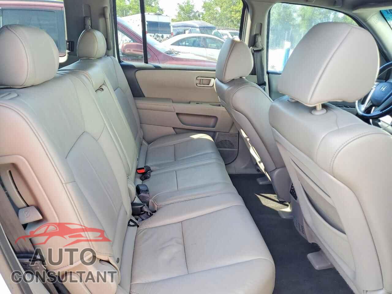 HONDA PILOT 2011 - 5FNYF3H68BB008363