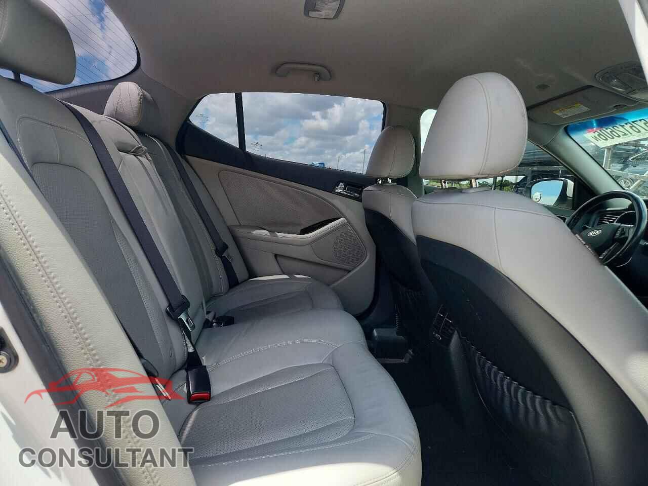 KIA OPTIMA 2011 - KNAGN4A63B5142131