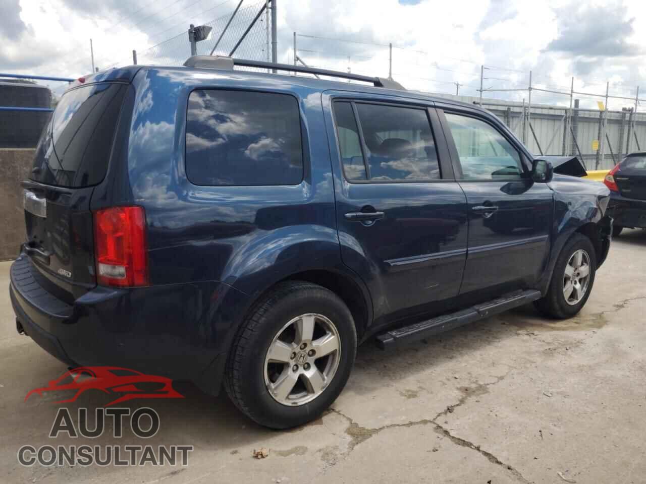HONDA PILOT 2011 - 5FNYF4H51BB034672