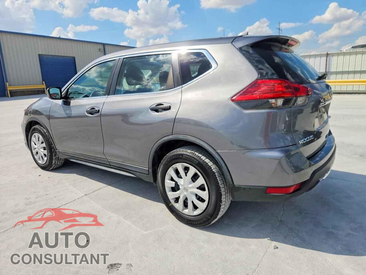 NISSAN ROGUE 2017 - KNMAT2MT4HP569092