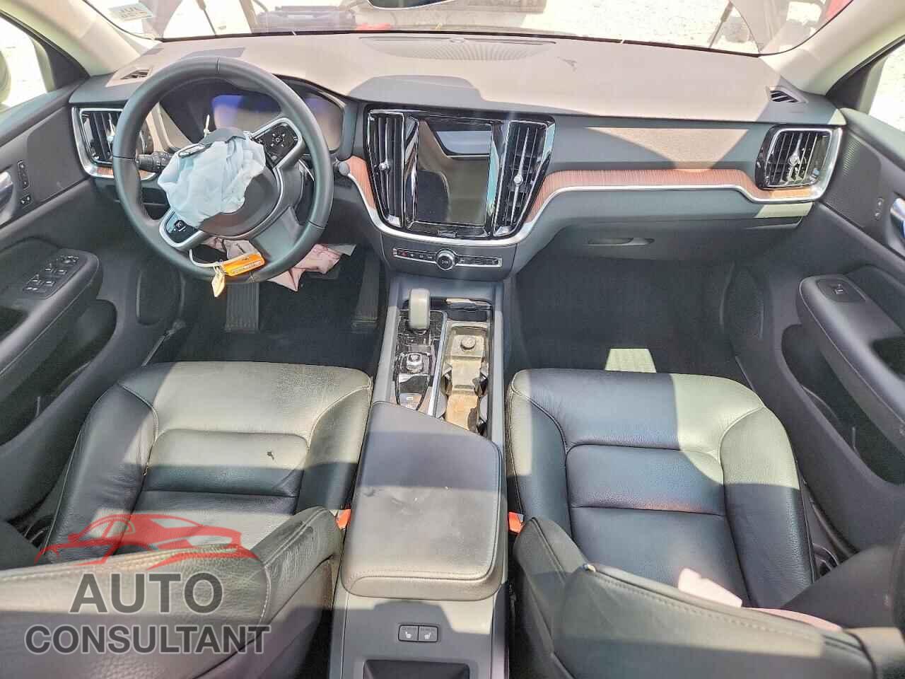 VOLVO S60 2023 - 7JRL12TW2PG229918