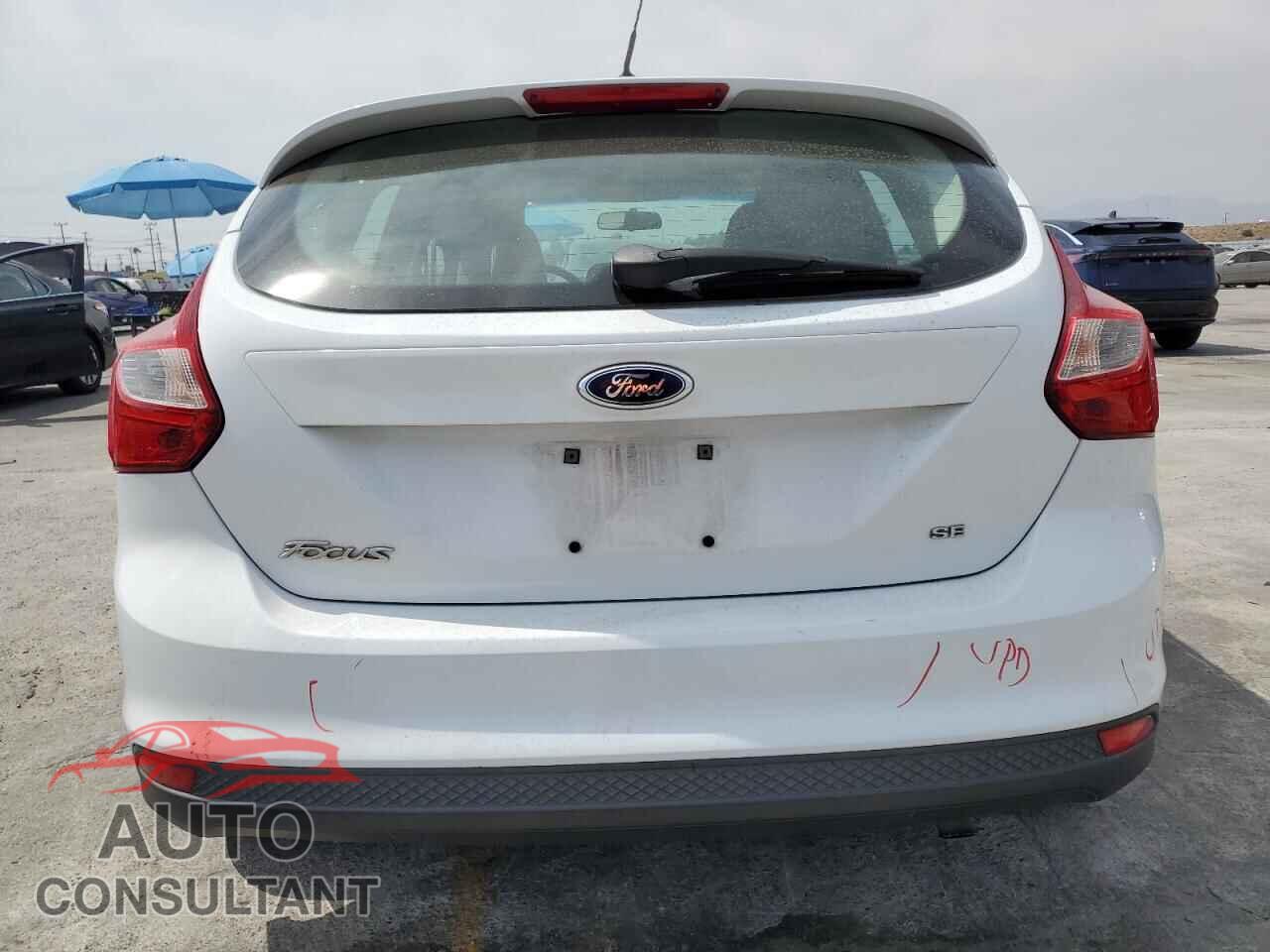 FORD FOCUS 2014 - 1FADP3K21EL211636