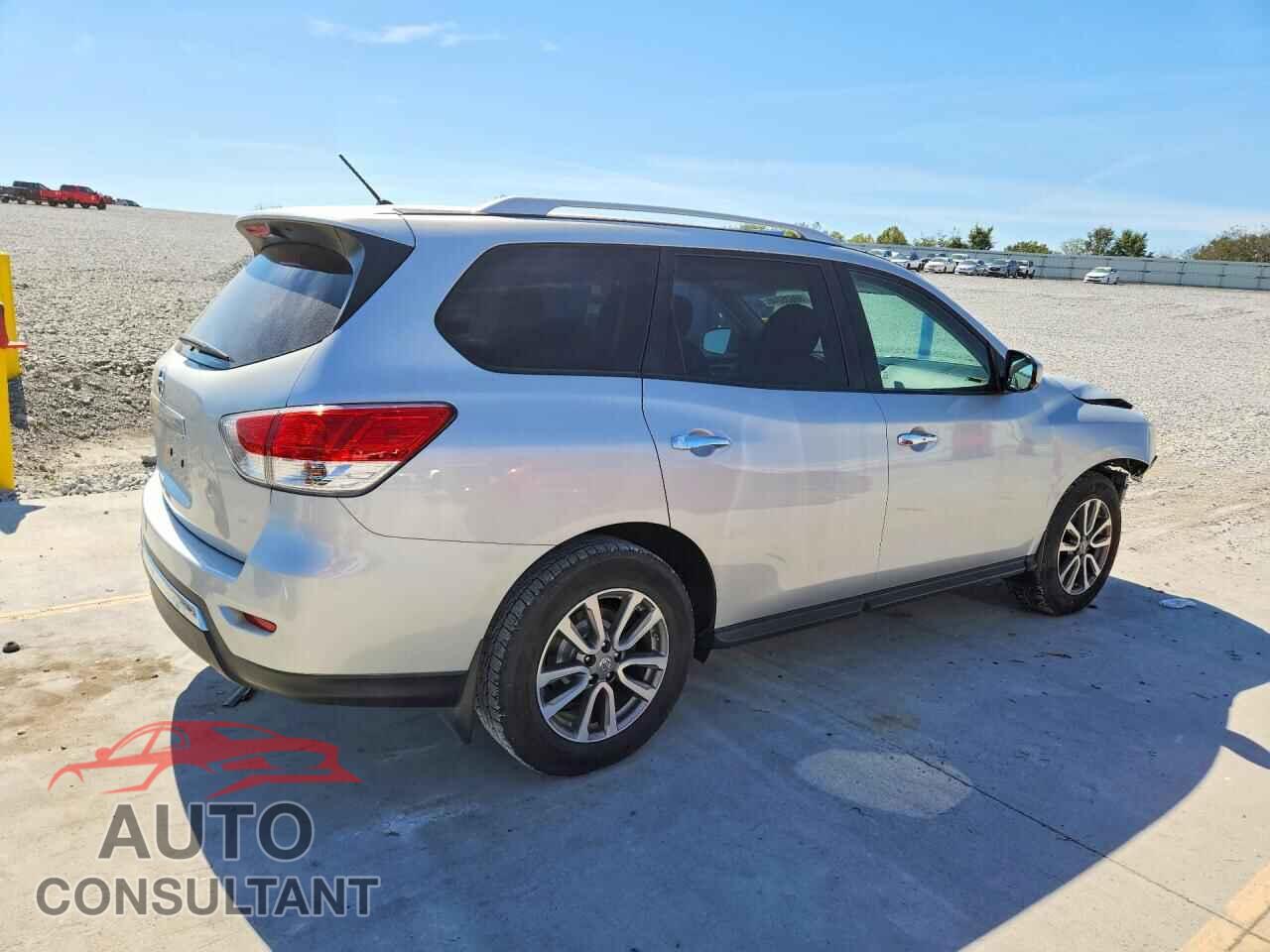 NISSAN PATHFINDER 2015 - 5N1AR2MN2FC708149
