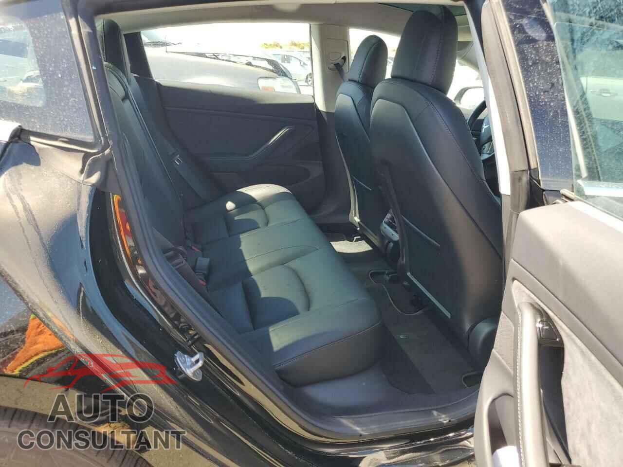 TESLA MODEL 3 2018 - 5YJ3E1EA0JF056710