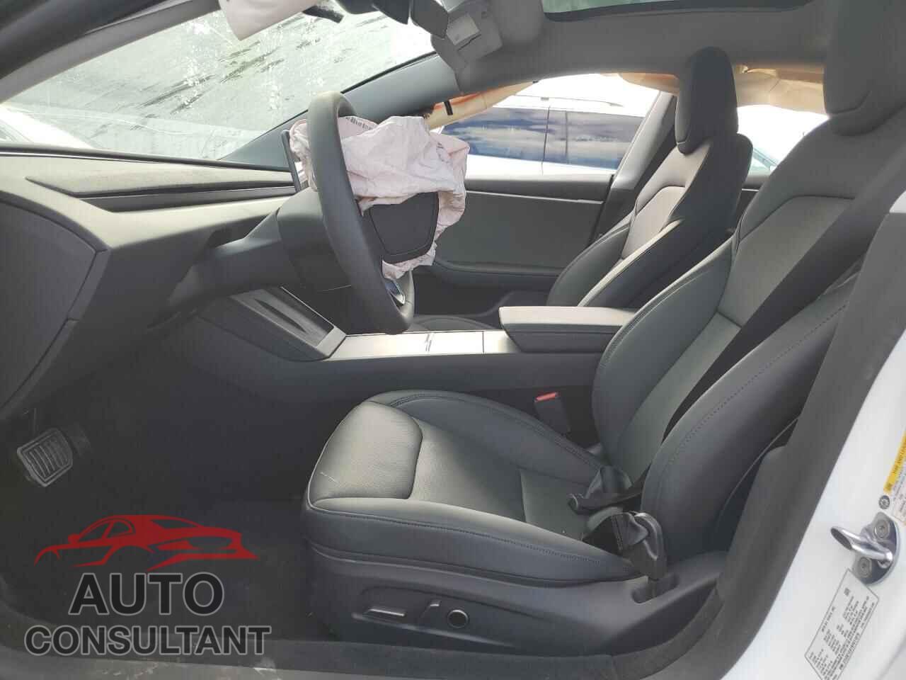 TESLA MODEL 3 2025 - 5YJ3E1EA1SF011079