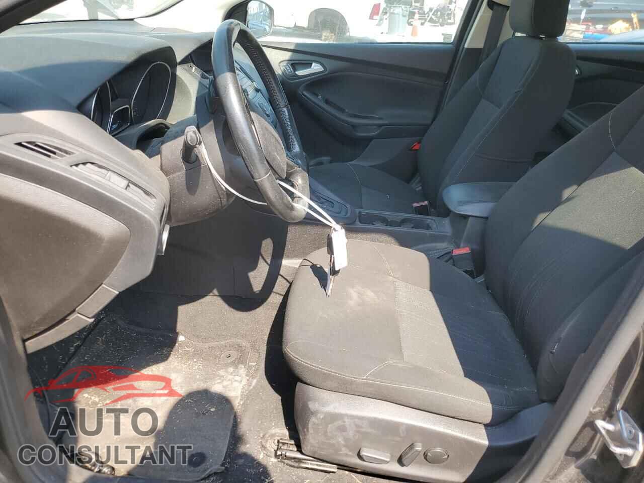 FORD FOCUS 2015 - 1FADP3F21FL298420