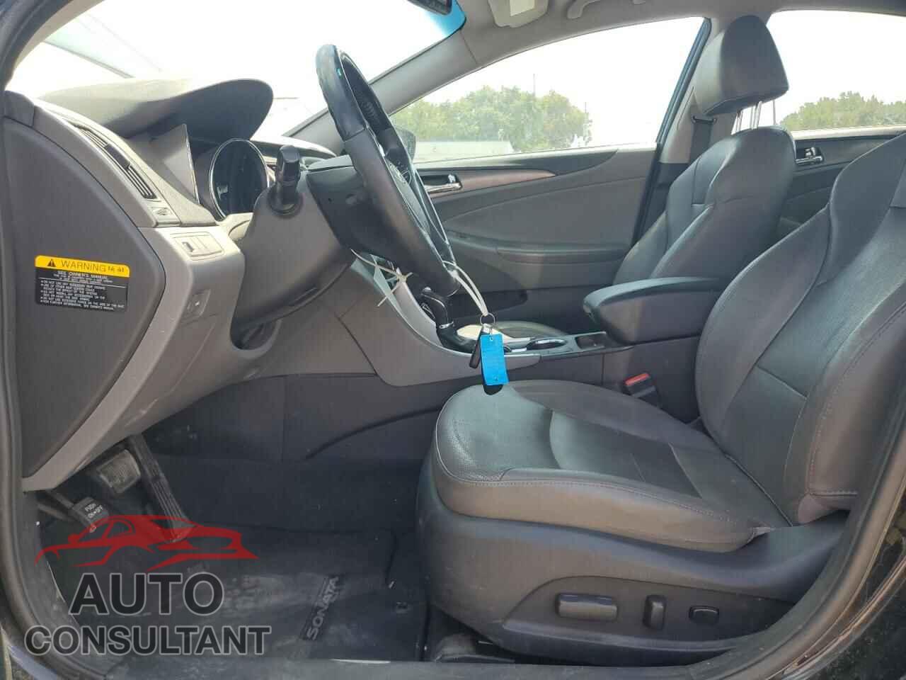 HYUNDAI SONATA 2012 - KMHEC4A48CA032842