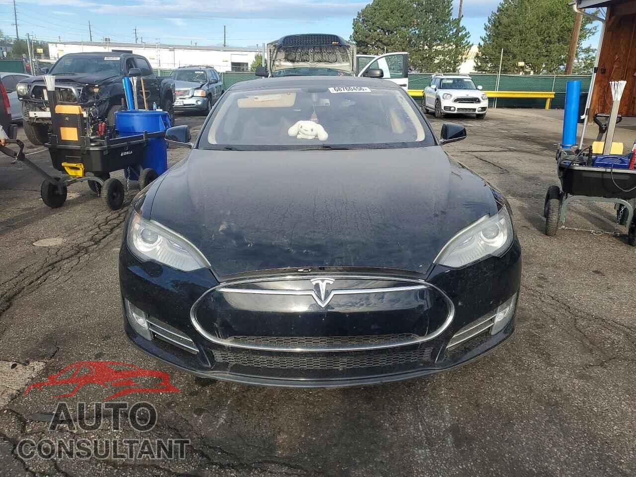 TESLA MODEL S 2013 - 5YJSA1CN9DFP16180