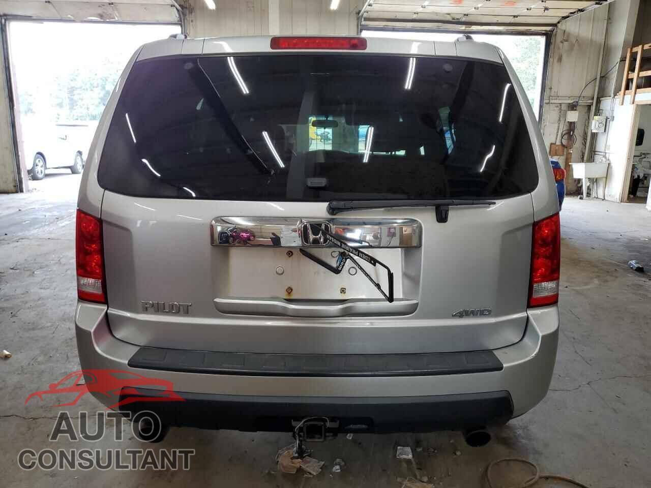 HONDA PILOT 2011 - 5FNYF4H43BB098915