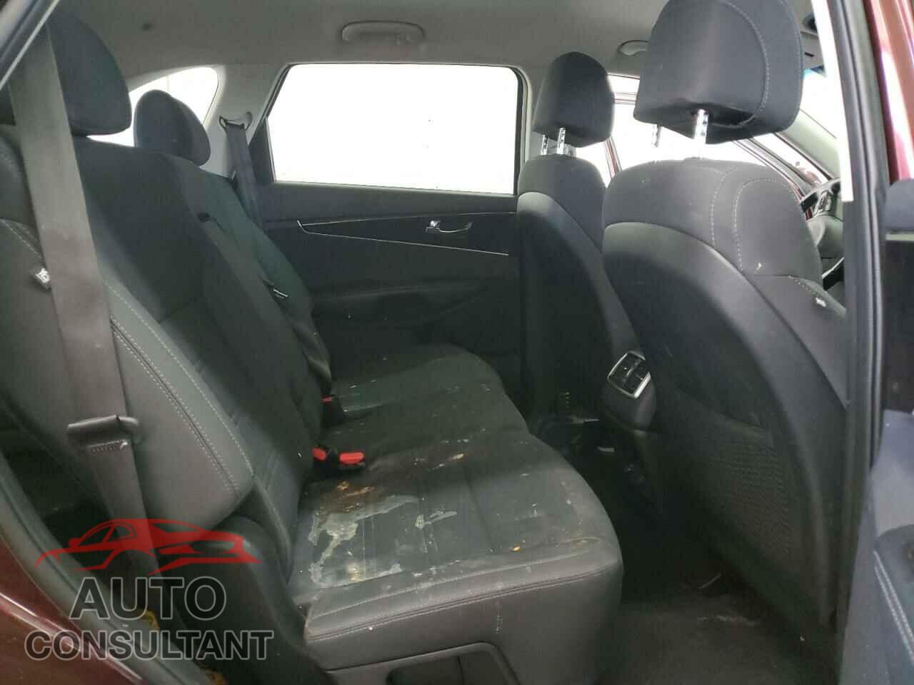 KIA SORENTO 2017 - 5XYPG4A35HG296603