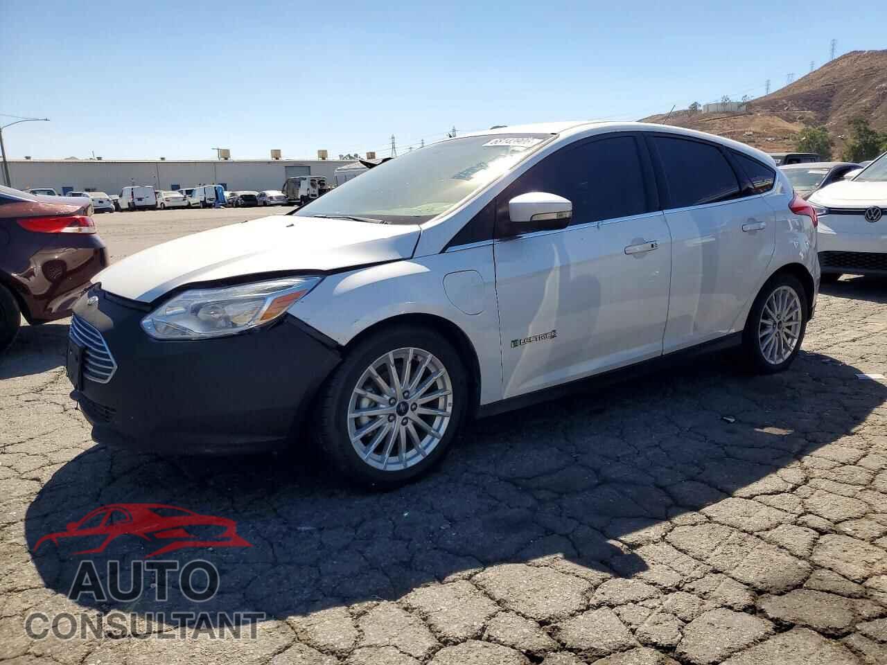FORD FOCUS 2017 - 1FADP3R4XHL325341