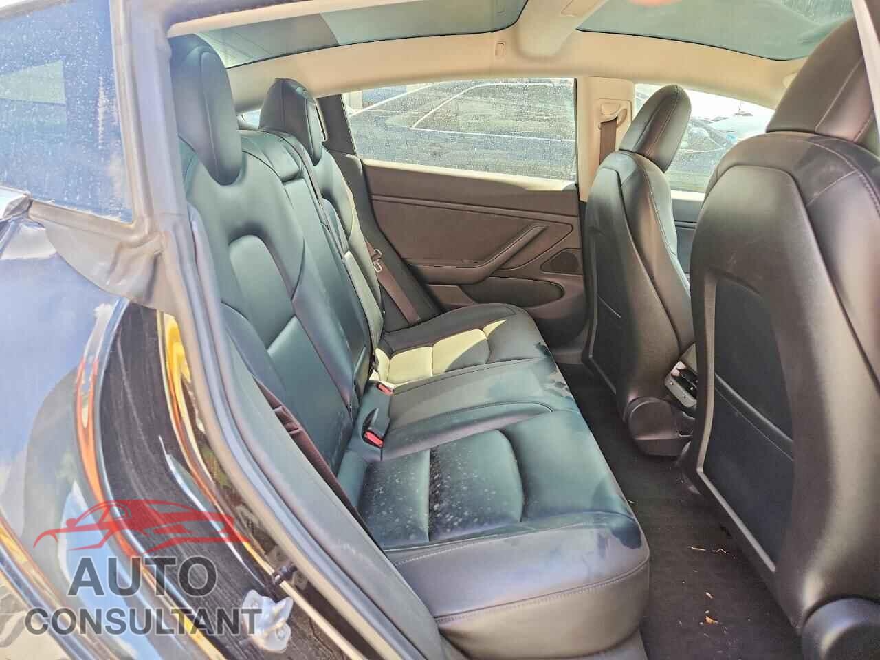 TESLA MODEL 3 2018 - 5YJ3E1EA0JF070283