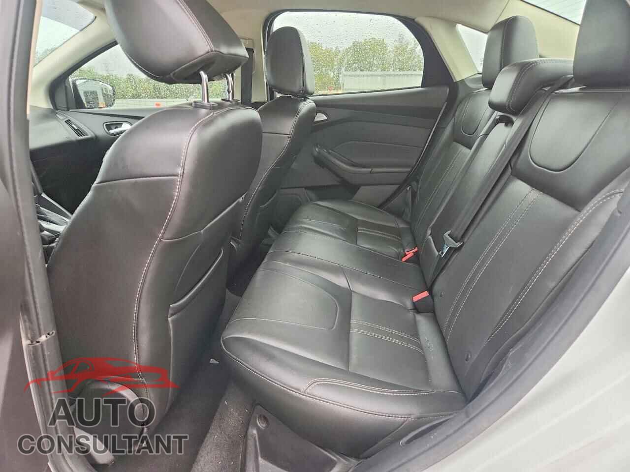 FORD FOCUS 2014 - 1FADP3F28EL142759