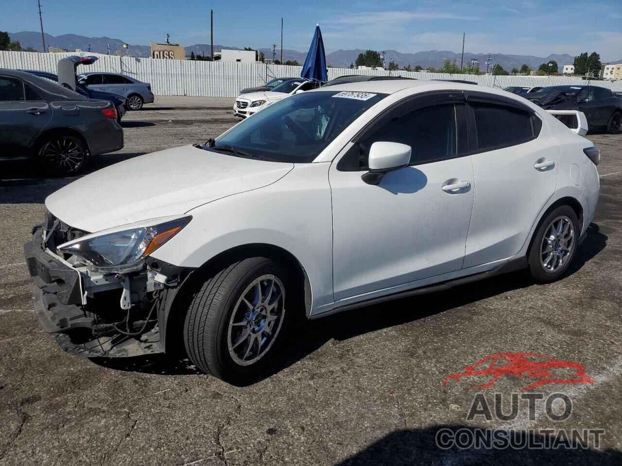 TOYOTA YARIS 2017 - 3MYDLBYV9HY161583