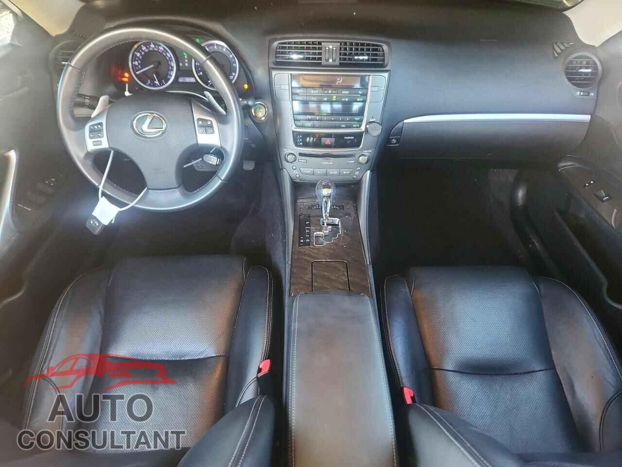LEXUS IS 2012 - JTHCF5C23C2035743