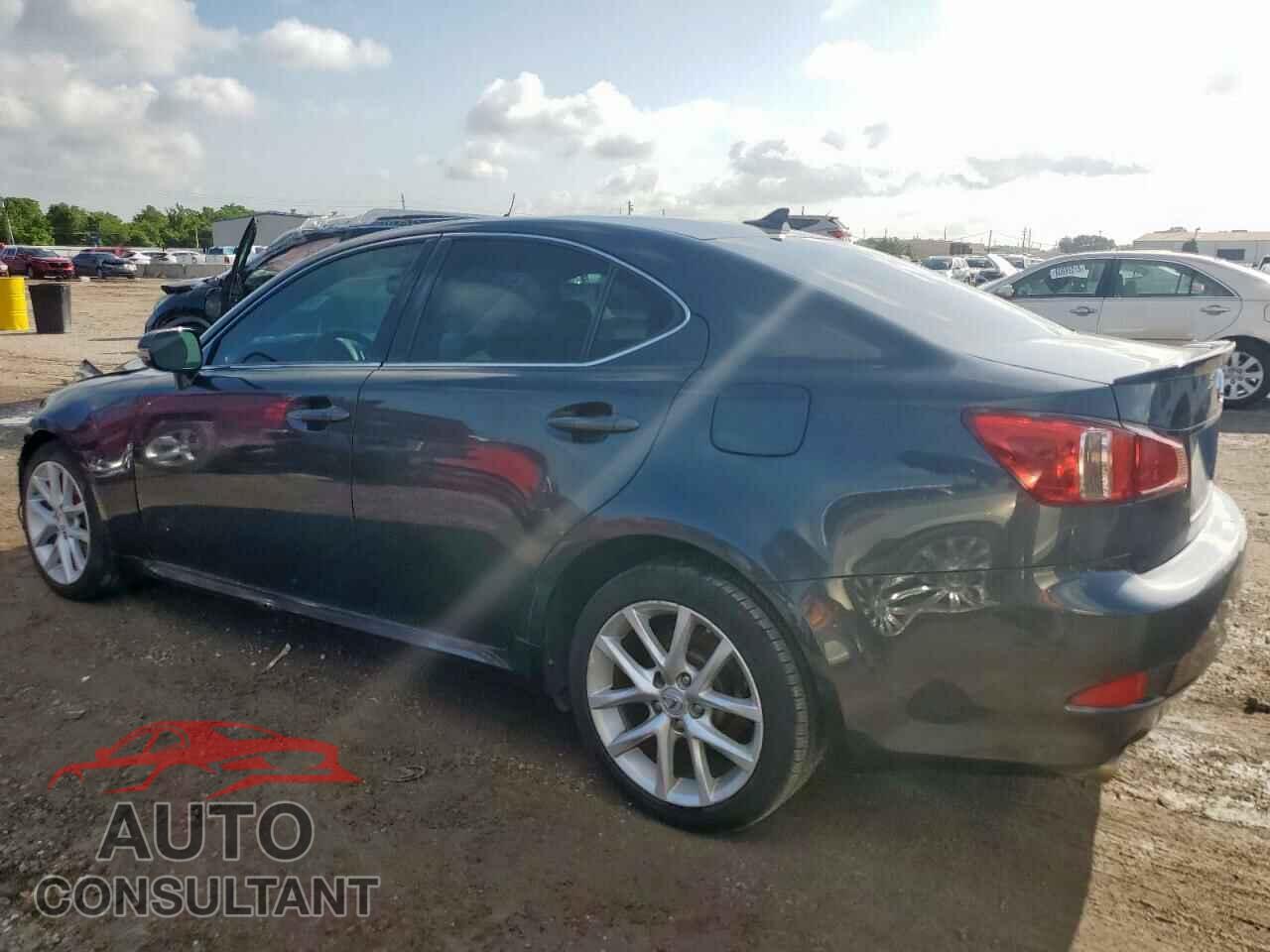 LEXUS IS 2011 - JTHCF5C25B2035189