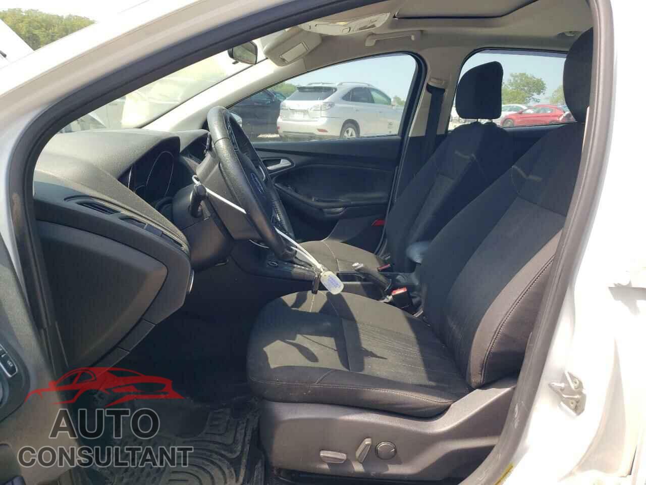 FORD FOCUS 2015 - 1FADP3F28FL332899
