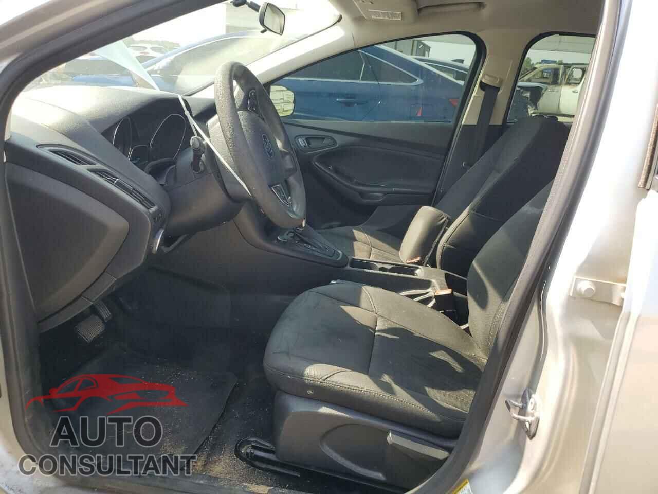 FORD FOCUS 2017 - 1FADP3E20HL241789