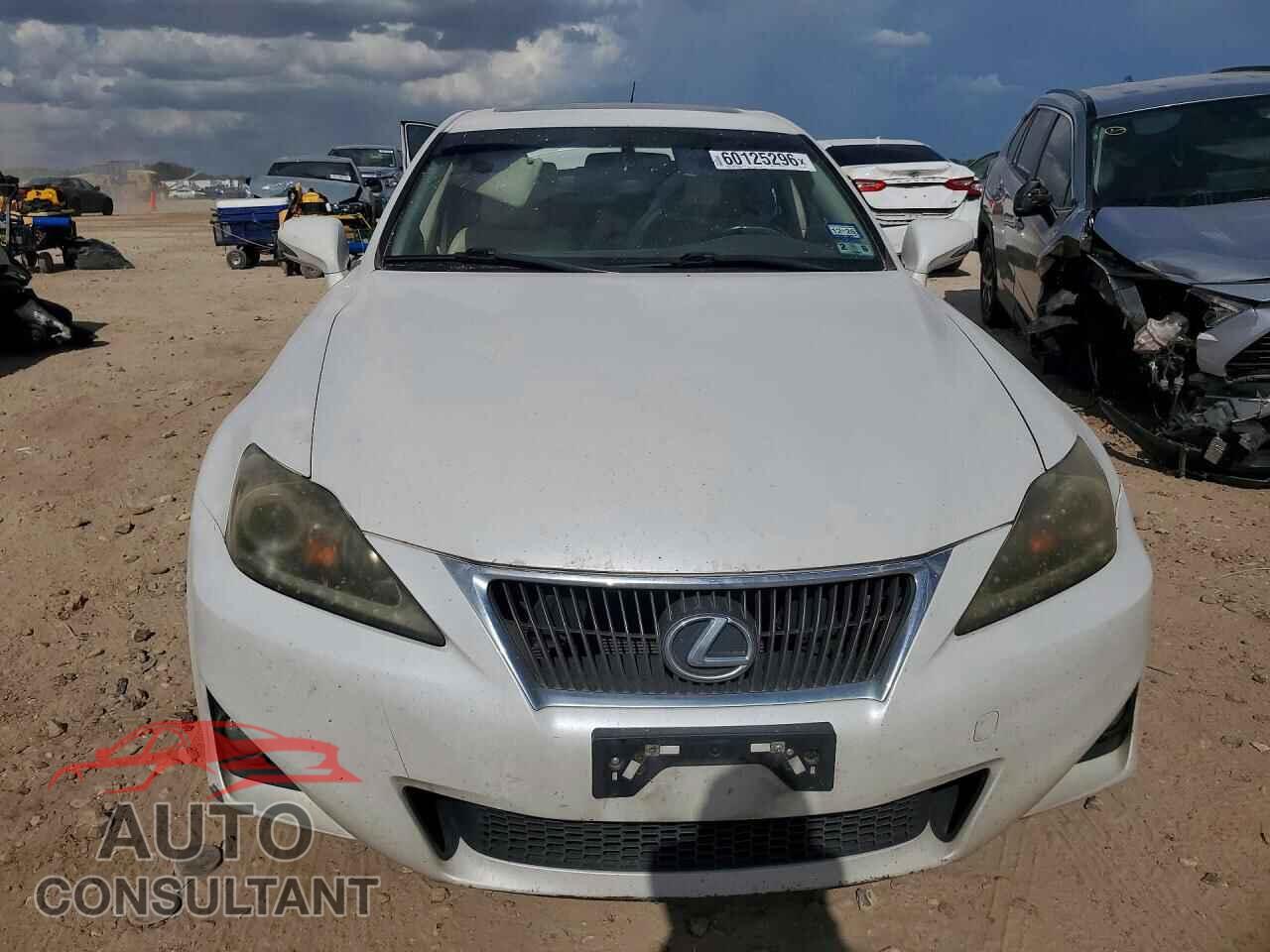 LEXUS IS 2011 - JTHBF5C29B5133815