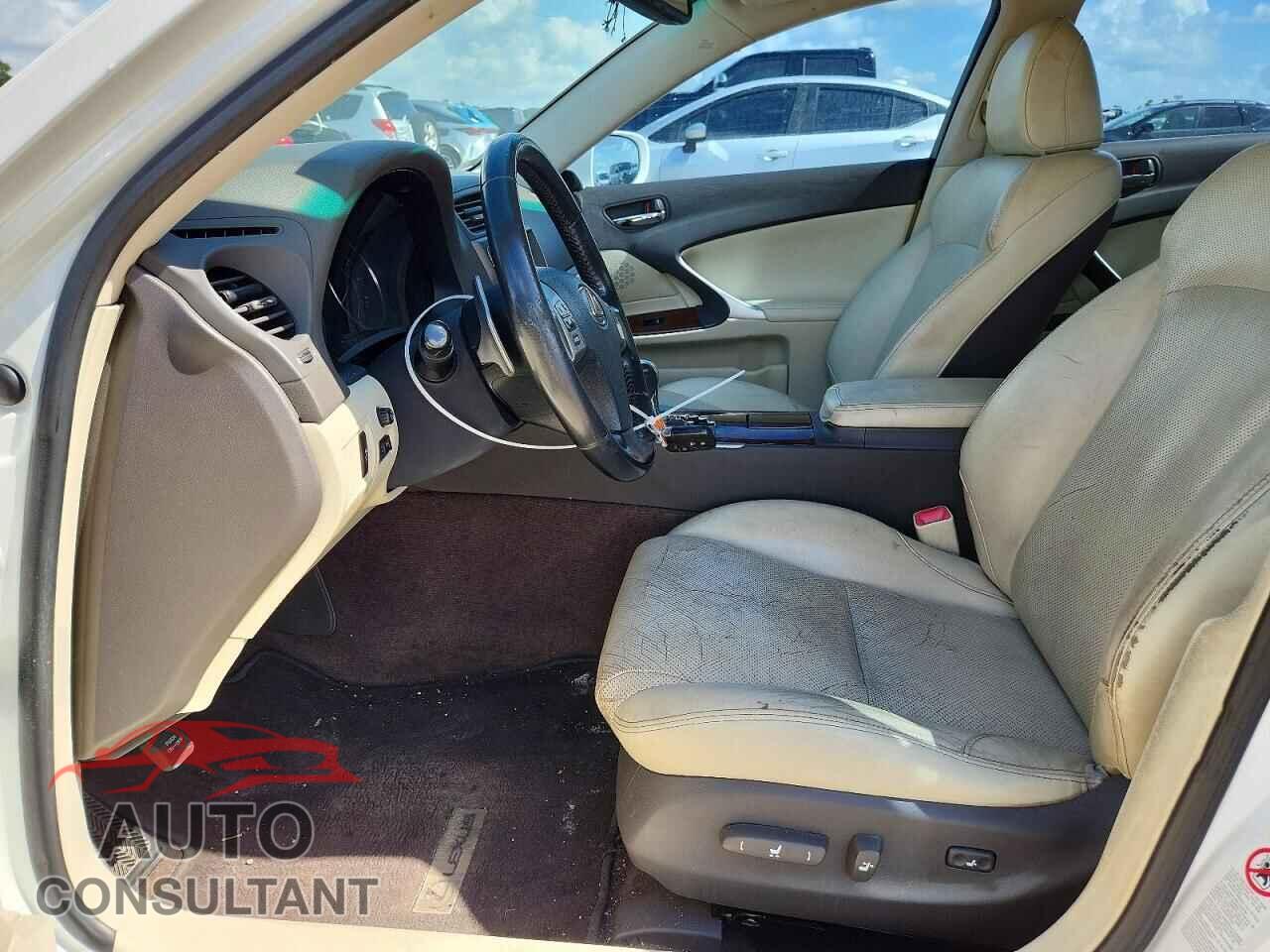 LEXUS IS 2012 - JTHBF5C29C5182496