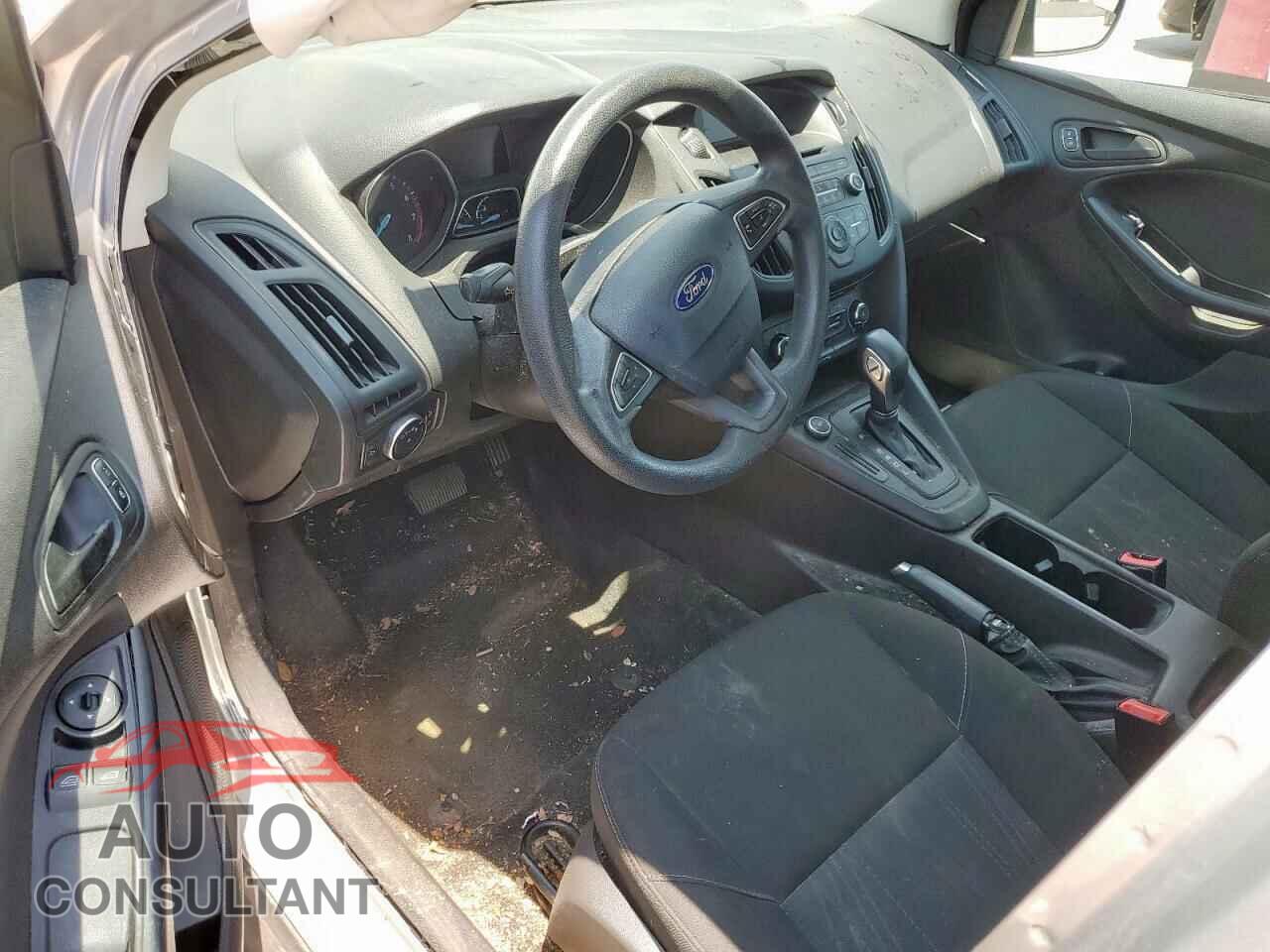 FORD FOCUS 2017 - 1FADP3E23HL244637