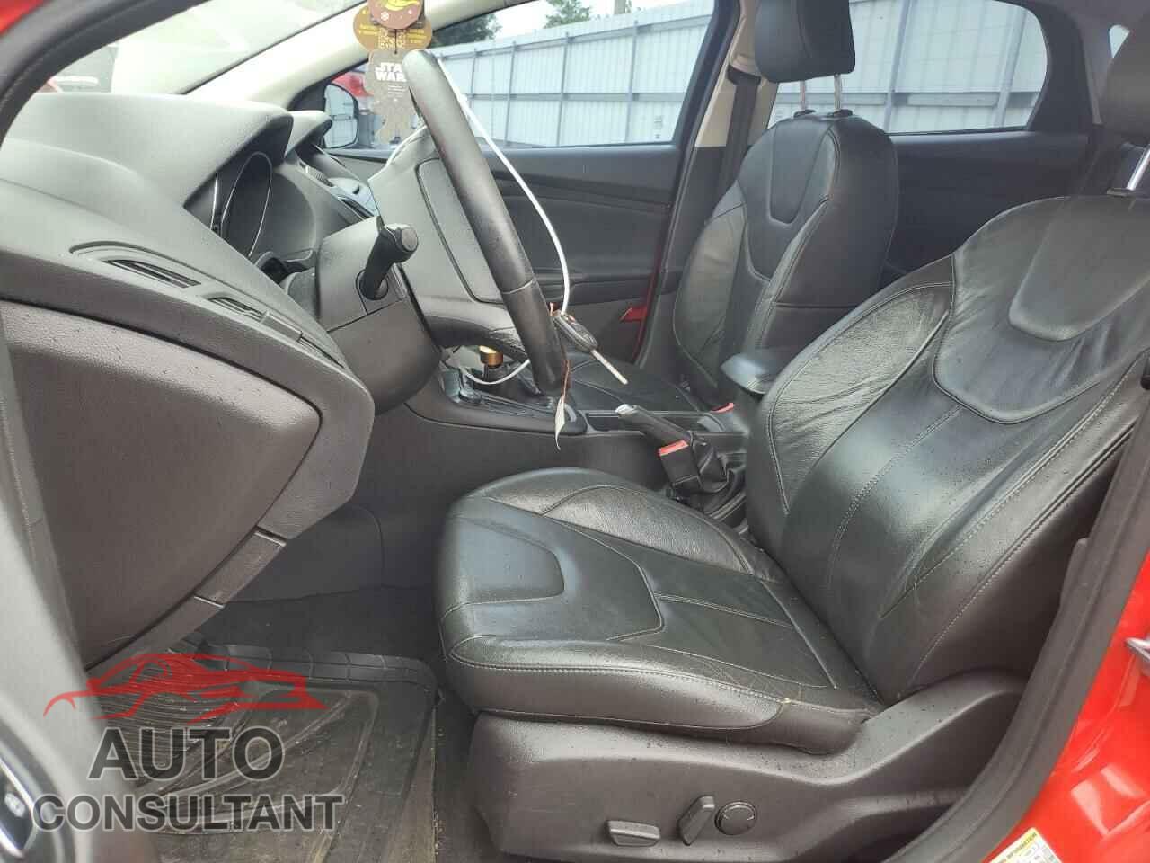 FORD FOCUS 2015 - 1FADP3F29FL342759