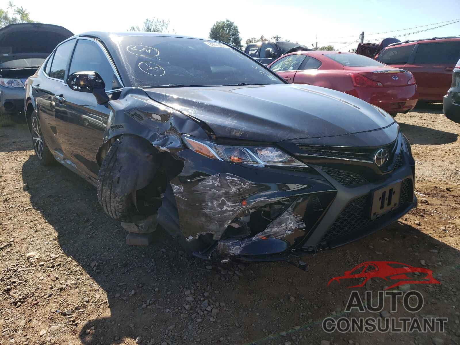 TOYOTA CAMRY 2018 - 4T1B11HK5JU572818