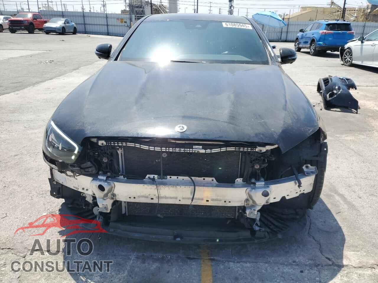 MERCEDES-BENZ E-CLASS 2022 - W1KZF8DB2NB095808