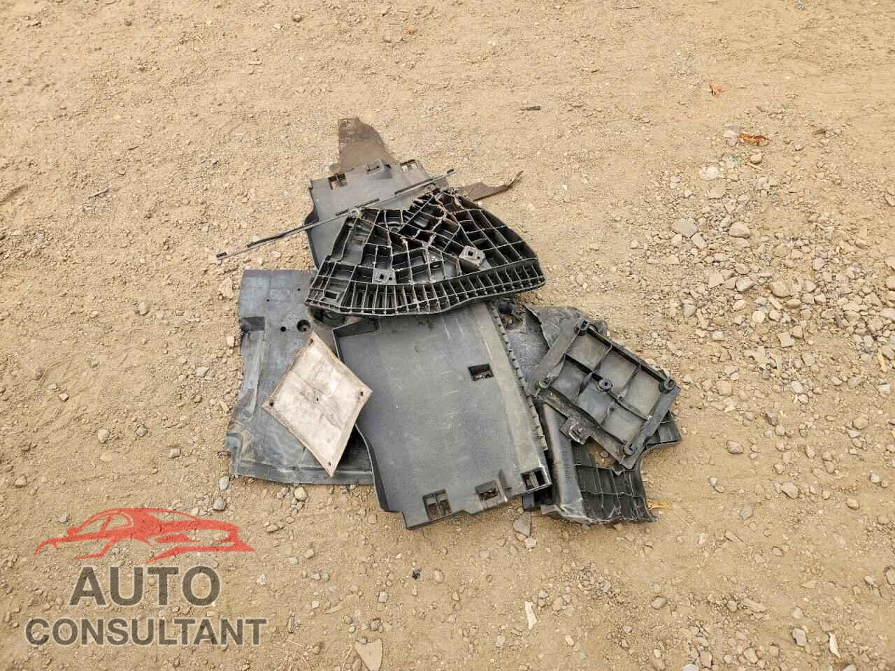 LEXUS IS 2014 - JTHBE1D25E5014271