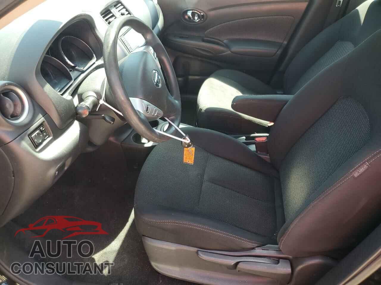 NISSAN VERSA 2019 - 3N1CN7AP3KL858462