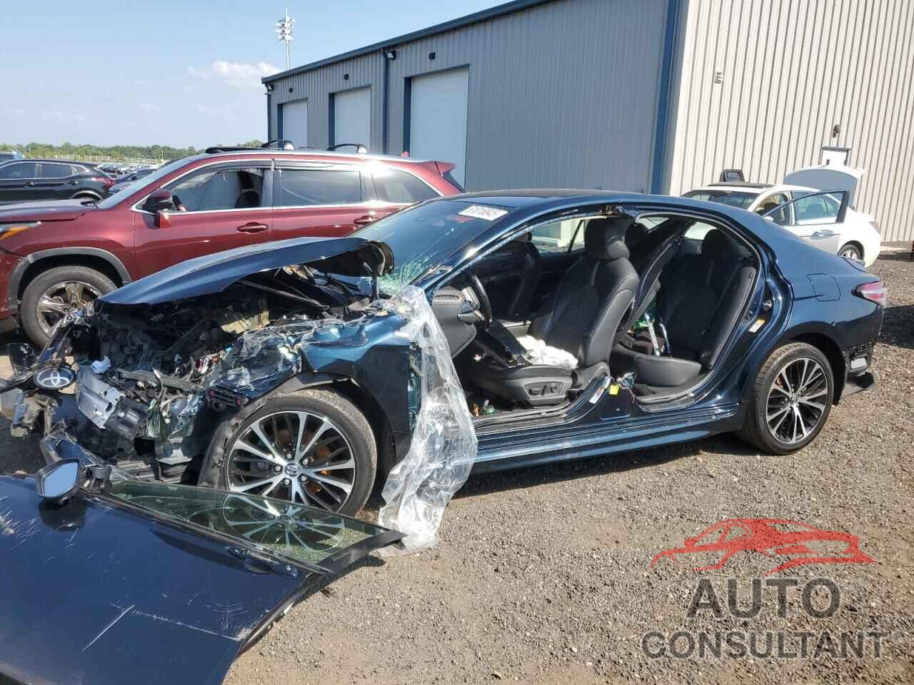 TOYOTA CAMRY 2018 - 4T1B11HK7JU599096