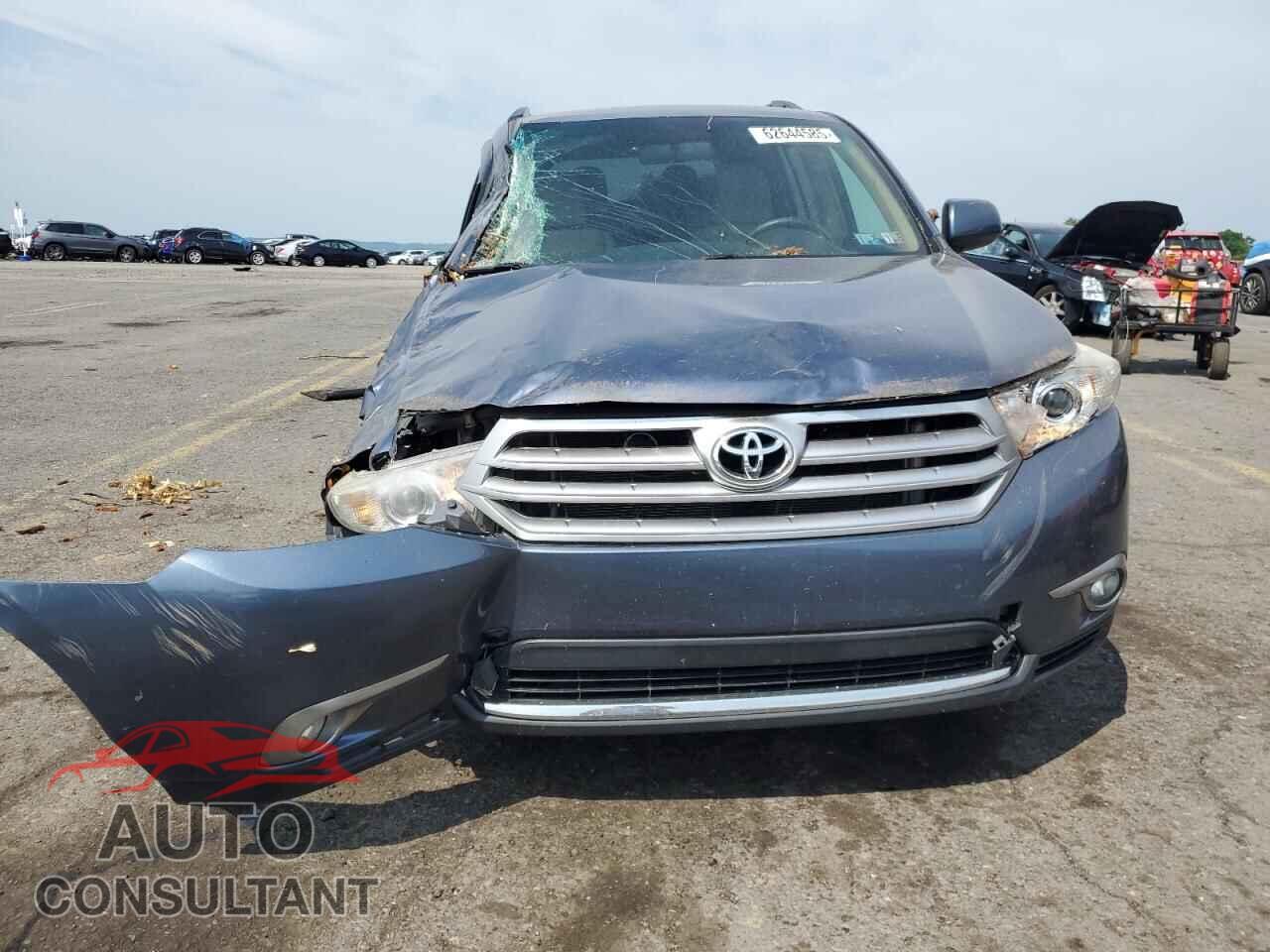 TOYOTA HIGHLANDER 2012 - 5TDBK3EH5CS126942
